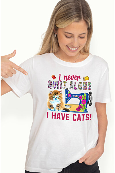 StoryGift Romania Tricou Femei cu mesajul "I never quilt alone, I have cats!"...