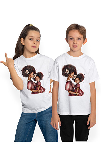 StoryGift Romania Tricou Copii Cu O Mama De Culoare Care Isi Tine In Brate Fe...
