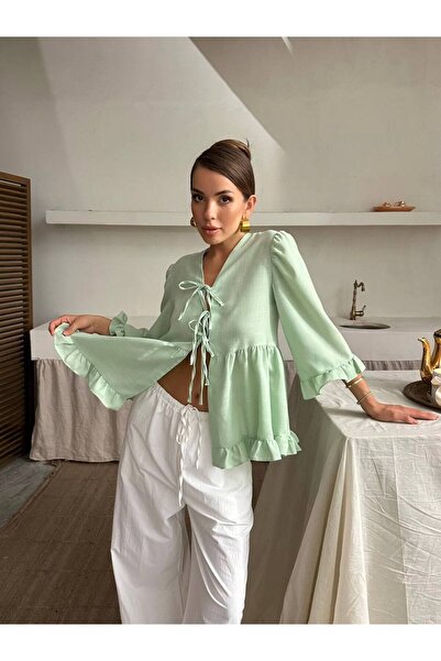 Butik Дамска ленна блуза с връзки