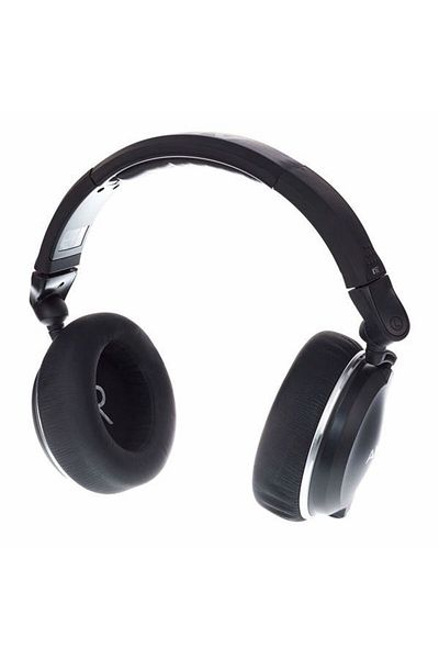 AKG Over-Ear Wired Headphones - Metallic