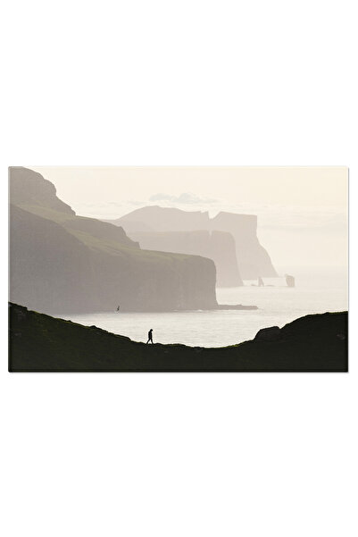 StoryGift Romania Tablou Canvas: Punct De Atractie La Faroe - Farul Kallur Si Peisajul Uimitor