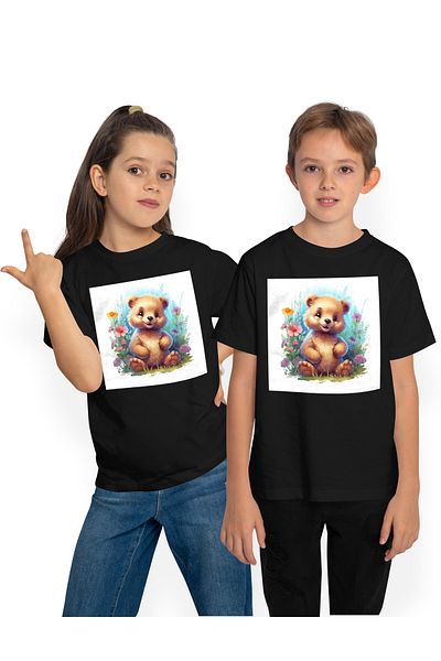 StoryGift Romania Tricou Copii Cu Un Ursulet Vesel, Ilustratie, In Natura, Plante, Flori, Verdeata, Padure,