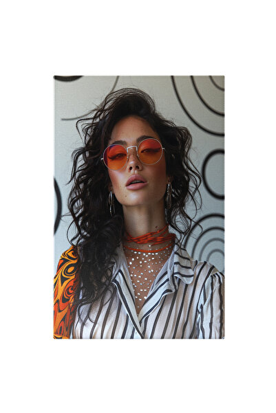 StoryGift Romania Tablou Canvas: Femeie Creativă Și Pasionată De Modă - Răsfr...