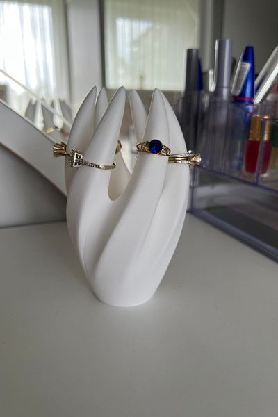 lina hobby Modern Spiral Ring Stand - Jewelry & Ring Organizer, Stylish Decorative Jewelry Holder