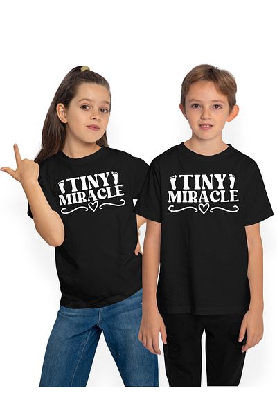 StoryGift Romania Tricou Copii cu inimioare si pasi cu textul "Tiny miracle" - miracol micut bebelus copilar