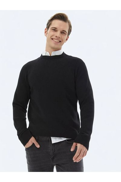 Kip Pulover negru din tricot cu model cu gât