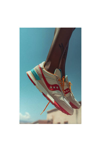 StoryGift Romania Tablou Canvas Confortul Urbanului Adidași În Nuanțe Care Ies În Evidență Pe Fundalurile Orașulu