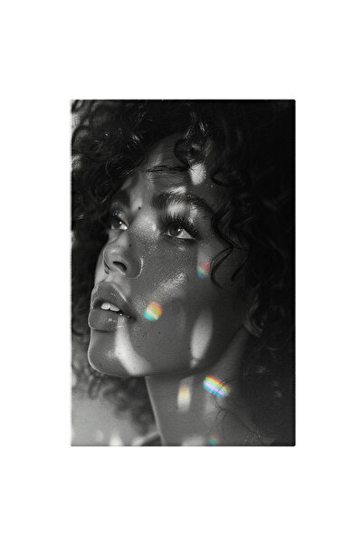 StoryGift Romania Tablou Canvas Luminile Ce Se Odihnesc Pe Fața Brunetei Fotografie În Alb Negru Privirea Ridicat