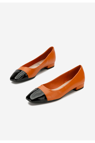 B T Shoes Camelové lodičky na nízkém podpatku Erias