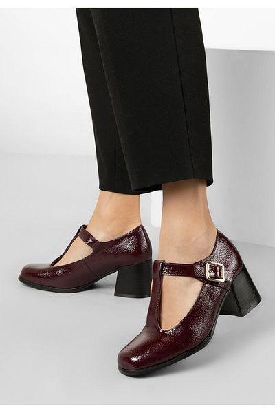 B T Shoes Vesita Grena Medium Heel Shoes