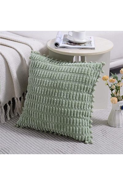 Amazon Set of 2 pale green cushion covers with tassels, made of soft velvet, 40 x 40 cm, Amazon Basic