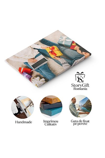 StoryGift Romania Tablou Canvas Cadouri De Sarbatoare Cuplu Tinand O Cutie De Cadouri Si Femeia Deschizandusi Lap