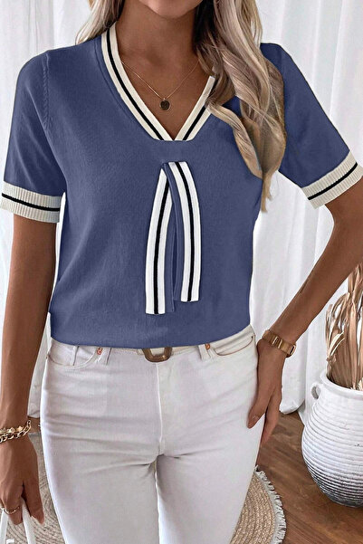 AQE FASHION بلوزة نسائية نيلي بنمط بولو مخططة على شكل حرف V