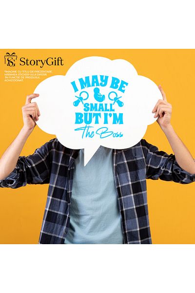 StoryGift Romania Sticker Eticheta 50CM Exterior pentru bebelusi cu mesajul "Poate ca sunt mic, dar eu sunt patr