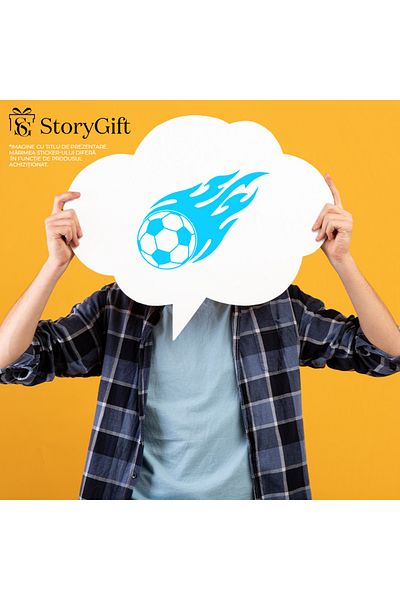 StoryGift Romania Sticker Autocolant 70CM Exterior cu o minge de fotbal care se indreapta cu viteza spre poarta