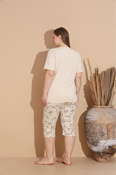 Temporium Women's Curve Plus Size Milan Fabric Capri Short Sleeve Pajama Set