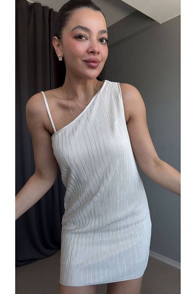 AlisaSu Rochie scurtă crem plisată pe un umăr