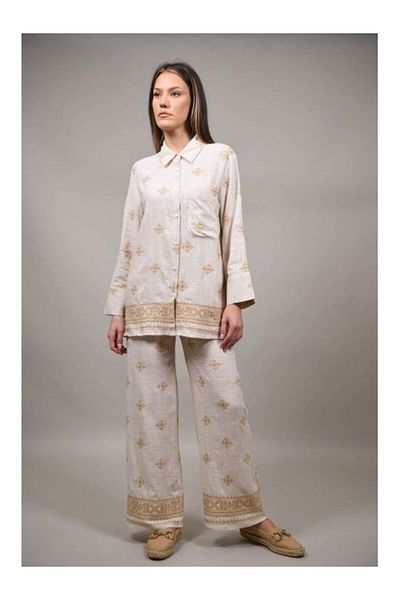 Y TWO WOMEN PAGANICO APPLIQUE EMBROIDERED SHIRT Beige M-L