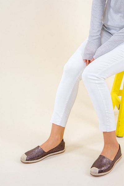 Fox Shoes حذاء نسائي بلاتيني D280250014