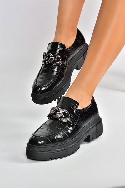 Fox Shoes Черни ежедневни дамски обувки с дебела подметка с принт на крокодил K294760011