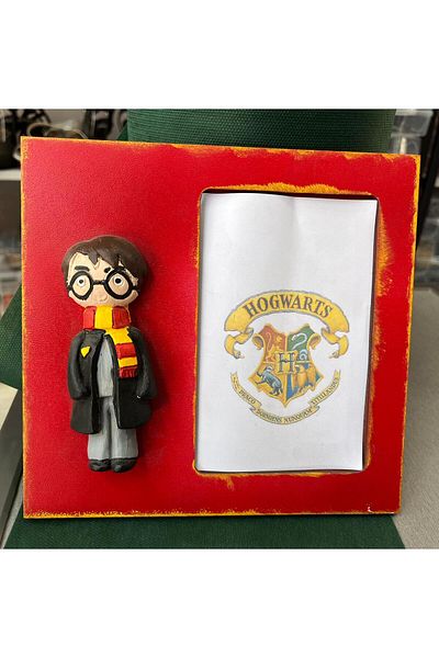 EREN Hard Polyester Frame with Red Graduated Figurine - Very Cute - Unforgettable for Those Who Are Looking for Different Gifts