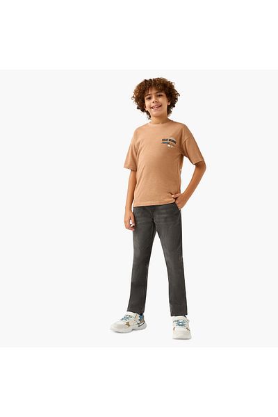Juniors تي شيرت بطبعة جرافيكية ورقبة دائرية وأكمام قصيرة