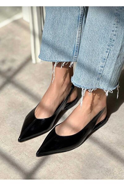 OCHRE Sofya Siyah Desenli Rugan Lastik Detaylı Kısa Topuklu Kadın Babet