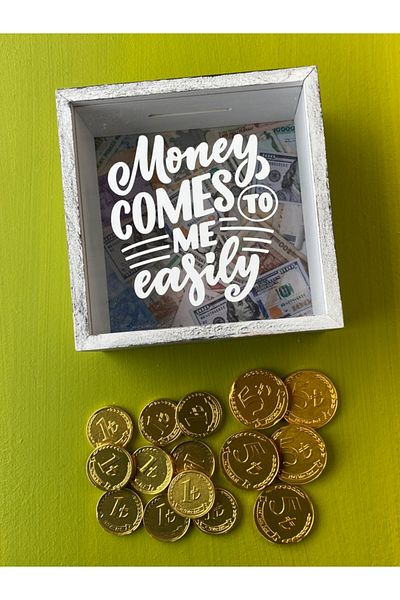 Hepsi Enteresan Money Comes to Me Easily / Money Comes to Me Easily Mottolu Piggy Bank and Money Chocolates