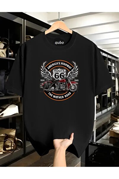 qubo sportswear & company تيشيرت أسود مطبوع عليه صورة للجنسين من كيوبو، بياقة...