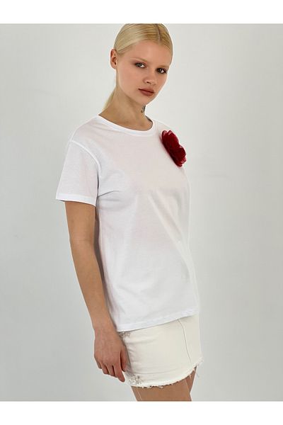 Miss Poem Women's White T-Shirt with Double Flower Accessories on the Chest