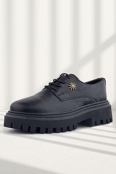Rakerplus Pantofi oxford pentru fete din piele naturală șifonată neagră, cu detaliu cu cataramă cu șireturi