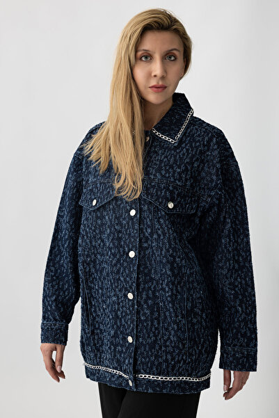 Suede Style 5474 - سترة نسائية من الدنيم مريحة وأنيقة مع تفاصيل تطريز على الياقة