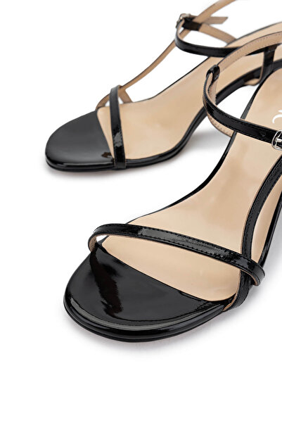 Tamer Tanca Kadın Hakiki Deri Siyah Rugan Topuklu Ayakkabı