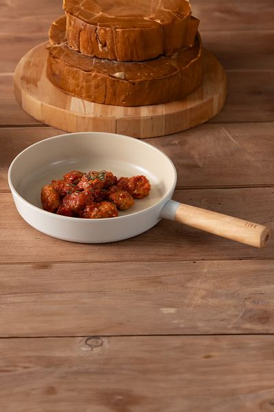 Prima Nova Fika Aluminum Casting Pan 24cm, Beige