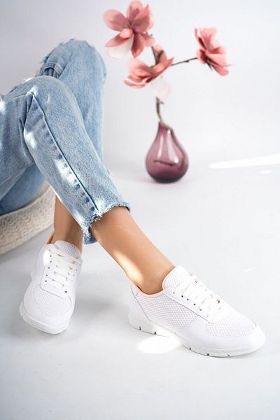 TRENDYER Women's Lace-Up Comfortable Sports Shoes