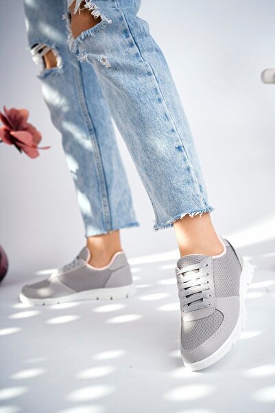 TRENDYER حذاء رياضي نسائي مريح - برباط