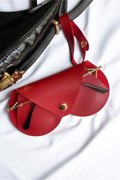 Diamara Designs Strap-On Faux Leather Women's Glasses Case Can Be Attached to Charm Bag Protective Glasses Container