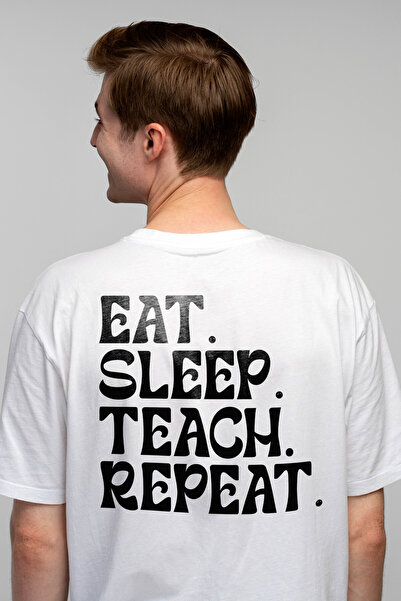 StoryGift Romania Tricou bărbătesc cu mesajul „mănâncă. Dormi. Predă. Repetă”...