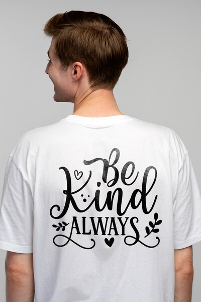 StoryGift Romania Tricou bărbătesc cu inimioare și textul în engleză „be Kind...