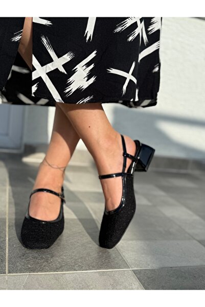 BURCU COLLECTİON Catherine Küt Burunlu Kemer Detaylı Kısa Topuklu Siyah Tüvit...