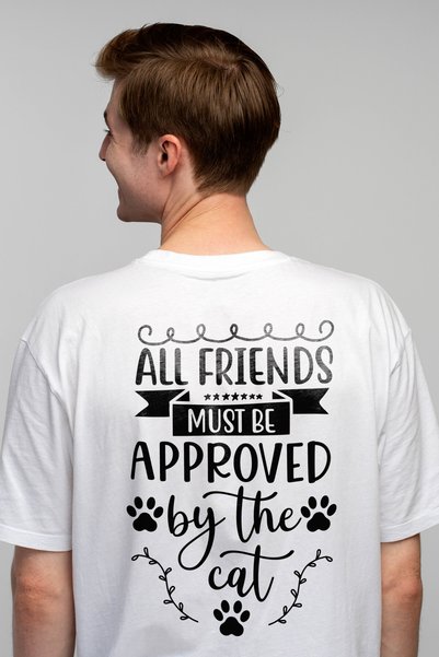 StoryGift Romania Ανδρικό T-shirt με πατούσες και το μήνυμα "Όλοι οι φίλοι πρ...