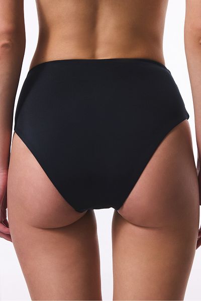 Penti Schwarzer, hoch geraffter Bikini-Unterteil
