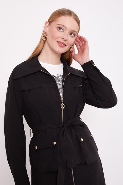 Levidor Black Belt Detailed Skirt Suit
