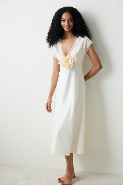 Penti Roses Satin-Creme-Nachthemd