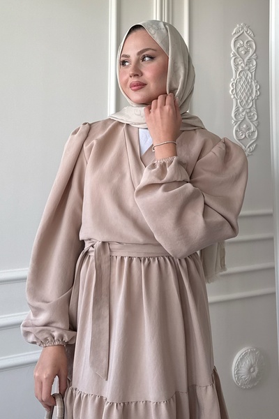 InStyle بدلة بيج مع تنورة كوبيرا بوليرو مودال