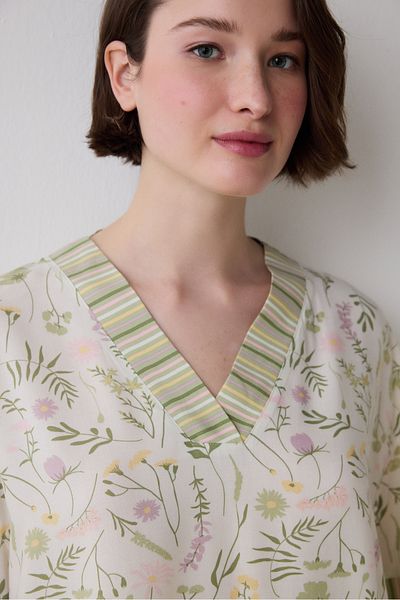 Penti Iris Floral T-Shirt Mehrfarbiges Pyjama-Oberteil