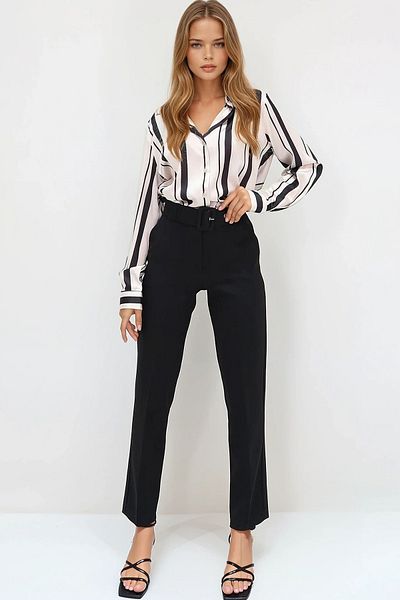 VAGGON Women's Black Double Pocket Pleated Waist Belted Straight Fit Trousers Vgn-X8177