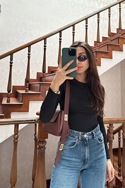 NOTHING Dámská Claret Red nastavitelný zlatý zámek s přehozem Bageta Bag Alessa