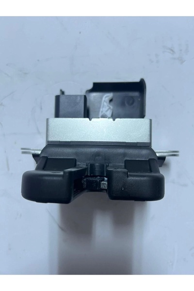 OEM 5K0827505A ARKA BAGAJ KİLİDİ GOLF 6-7 JETTA POLO ARKA BAGAJ KİLİDİ  Uyumlu