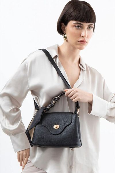 Matthew Cox Women's Handbag Byn2353 Std Black